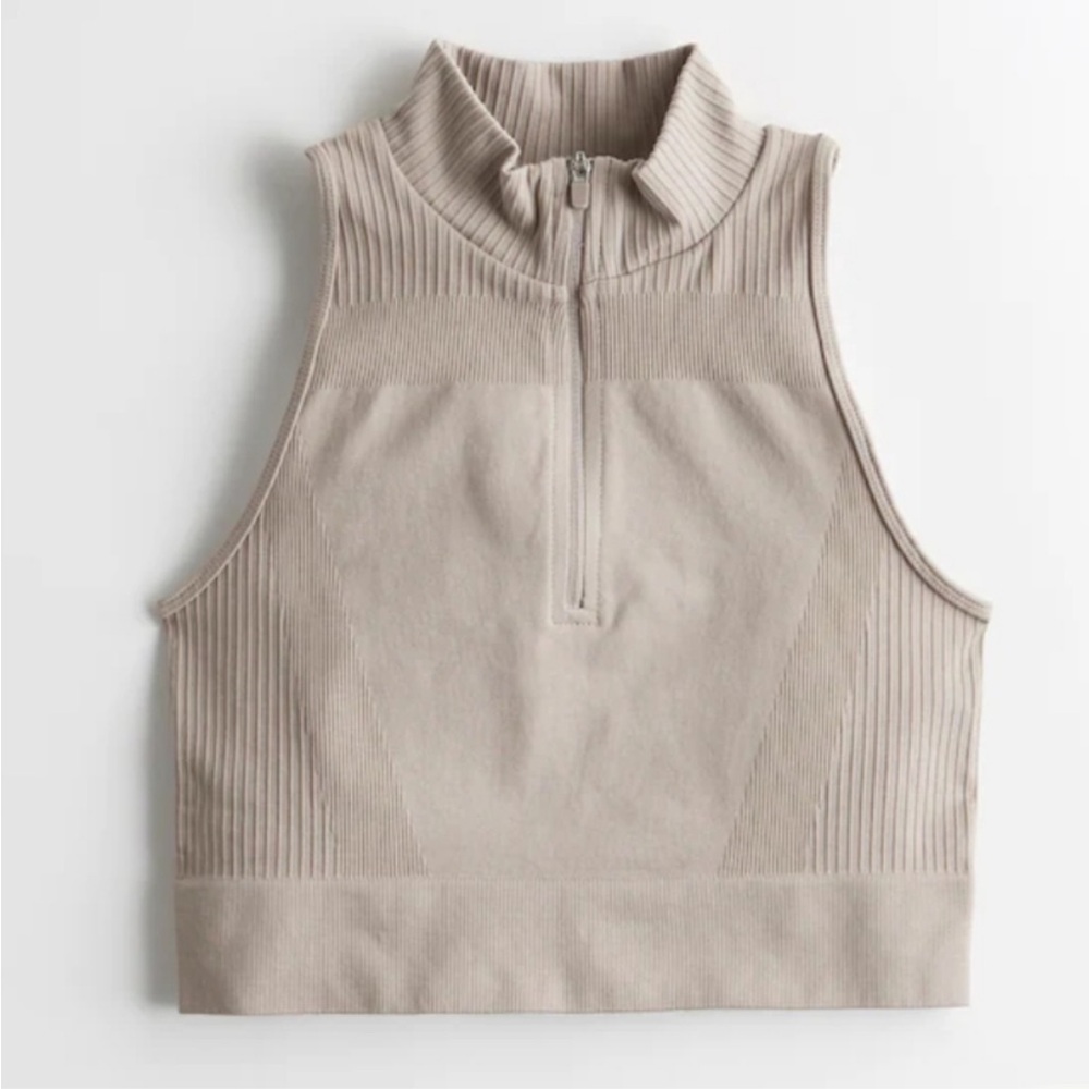 SET Hollister Gilly Hicks Go Boost Sports Bra Tops